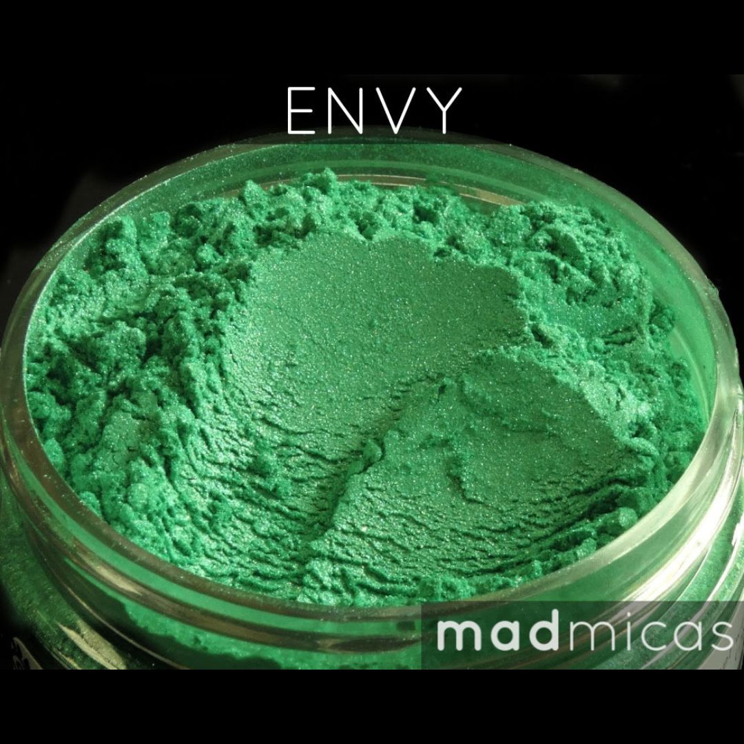 Carica l&amp;#39;immagine nel visualizzatore della galleria, Envy Green Mica
